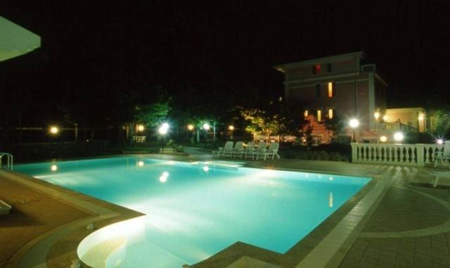 Hotel Gioia Garden フィウッジ エクステリア 写真