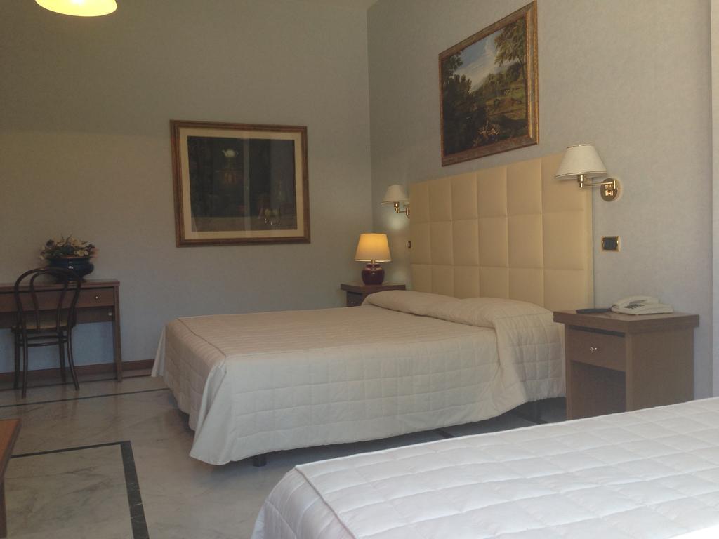 Hotel Gioia Garden フィウッジ エクステリア 写真