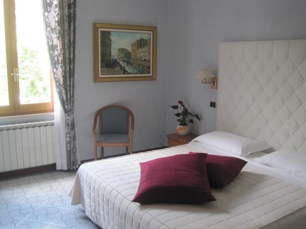Hotel Gioia Garden フィウッジ エクステリア 写真