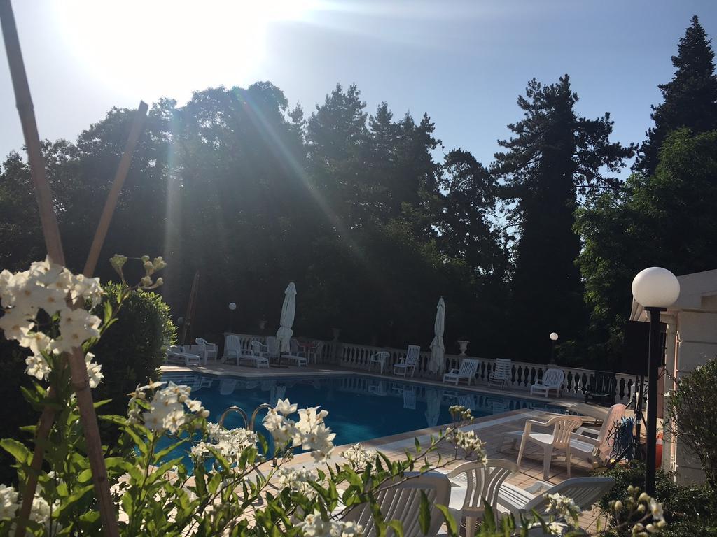 Hotel Gioia Garden フィウッジ エクステリア 写真