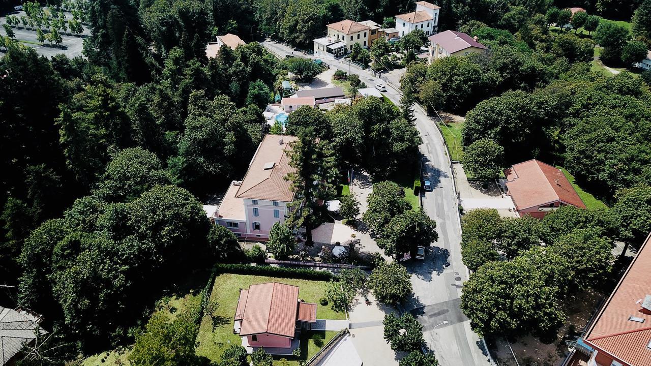 Hotel Gioia Garden フィウッジ エクステリア 写真