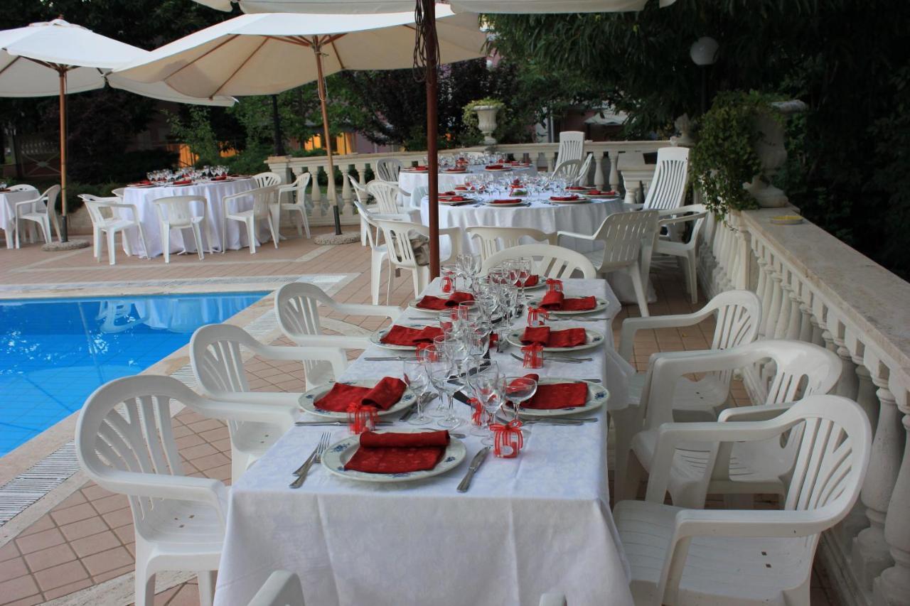 Hotel Gioia Garden フィウッジ エクステリア 写真
